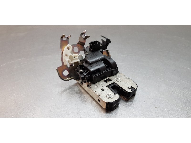 Recambio de cerradura maletero / porton para skoda octavia lim. (5e3) active referencia OEM IAM 8R0827505A  