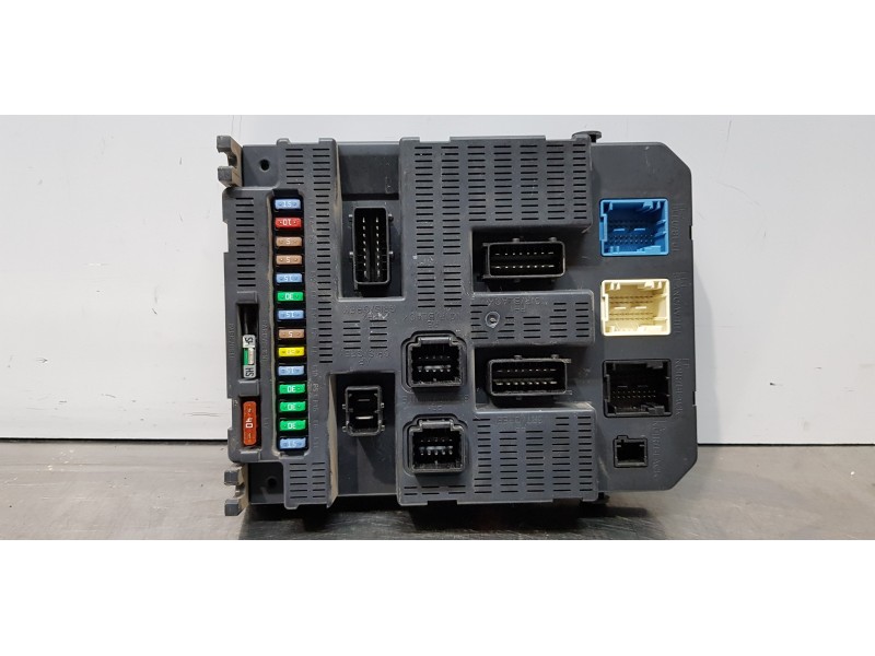Recambio de caja reles / fusibles para peugeot 308 envy referencia OEM IAM 9663798180   Recambio de caja reles / fusibles para peugeot 308 envy referencia OEM IAM 9663798180