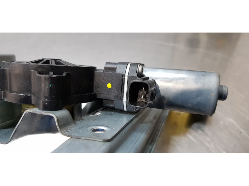 Recambio de elevalunas trasero derecho para renault captur limited referencia OEM IAM 827009380R  