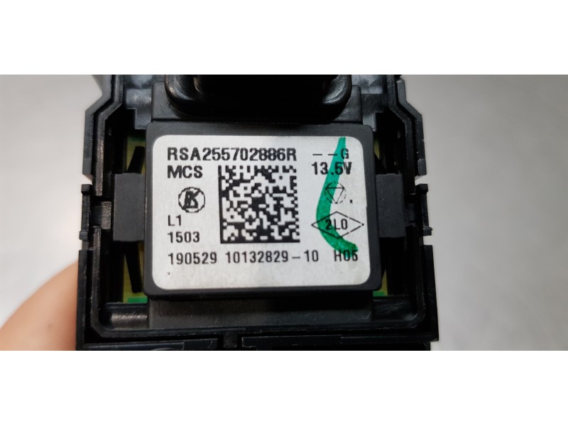 Recambio de mando elevalunas delantero izquierdo para renault captur limited referencia OEM IAM 255702886R   Recambio de mando elevalunas delantero izquierdo para renault captur limited referencia OEM IAM 255702886R