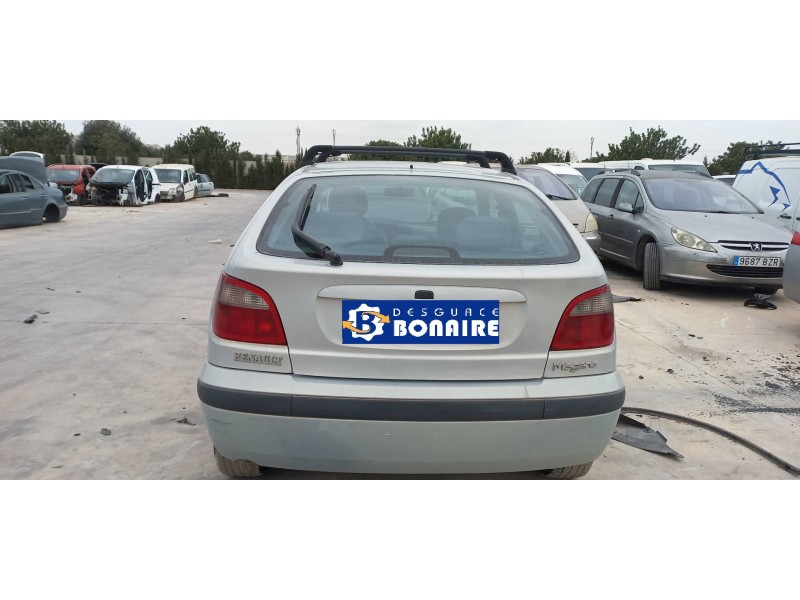renault megane i fase 2 berlina (ba0) del año 2000 renault megane i fase 2 berlina (ba0) del año 2000