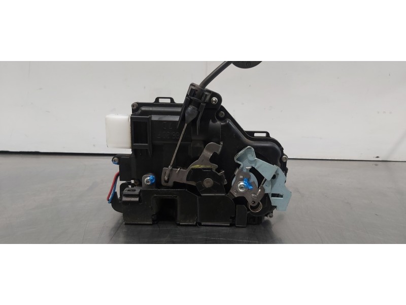 Recambio de cerradura puerta delantera derecha para volkswagen caddy furgón/kombi furgón referencia OEM IAM 3D1837016AR  