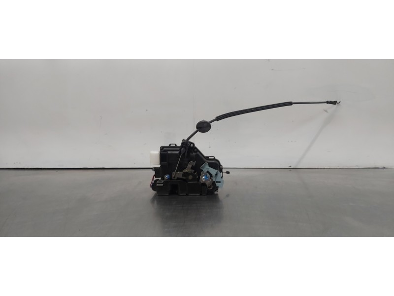 Recambio de cerradura puerta delantera derecha para volkswagen caddy furgón/kombi furgón referencia OEM IAM 3D1837016AR  