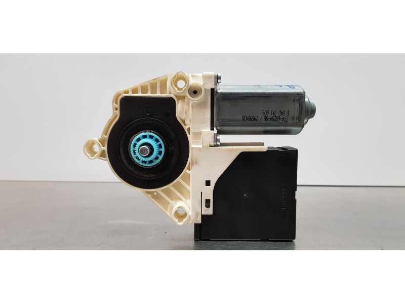 Recambio de motor elevalunas delantero izquierdo para seat leon (1p1) reference referencia OEM IAM 1T0959701AD   Recambio de motor elevalunas delantero izquierdo para seat leon (1p1) reference referencia OEM IAM 1T0959701AD