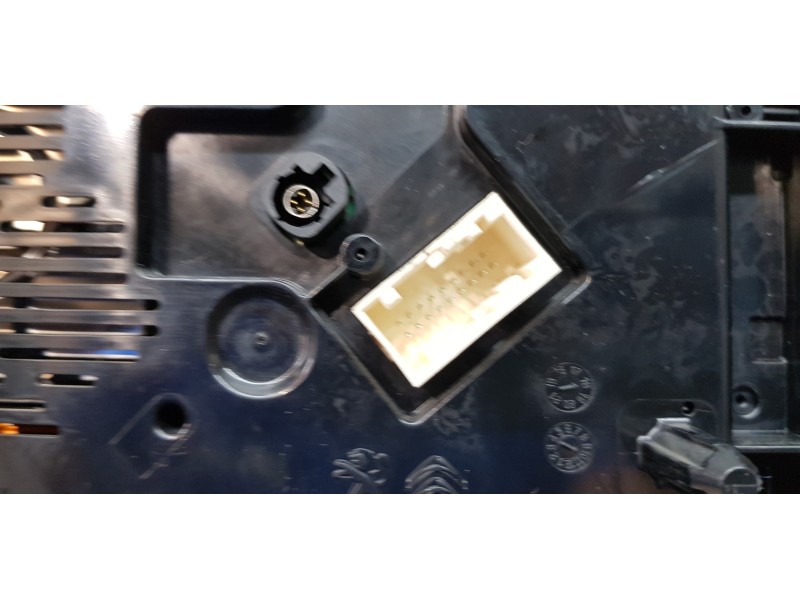 Recambio de cuadro instrumentos para peugeot 3008 active referencia OEM IAM 9828150380  