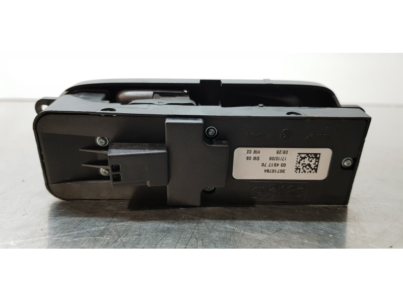 Recambio de mando elevalunas delantero izquierdo para volvo c30 d5 momentum referencia OEM IAM 30710784  