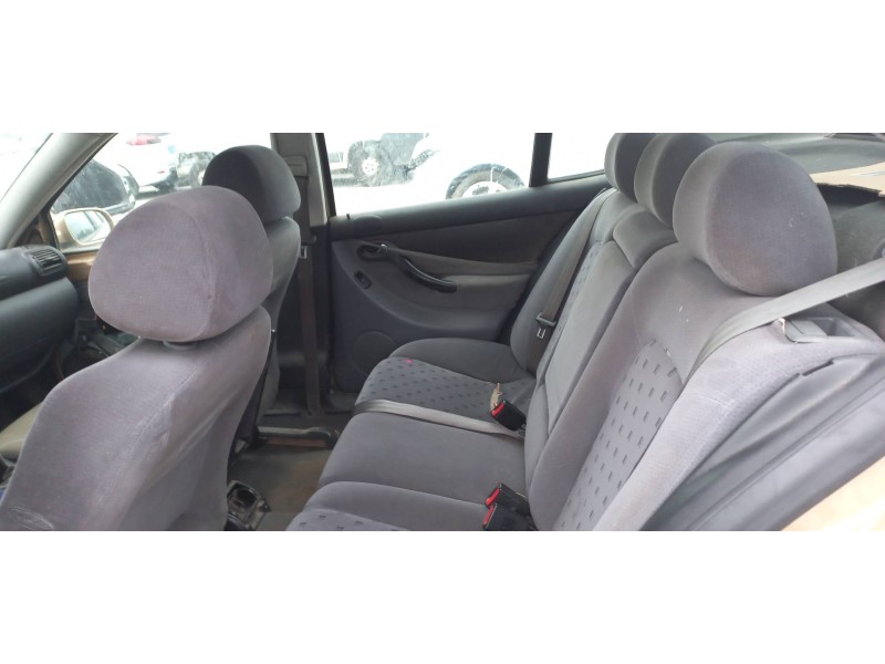 seat toledo (1m2) del año 2001
