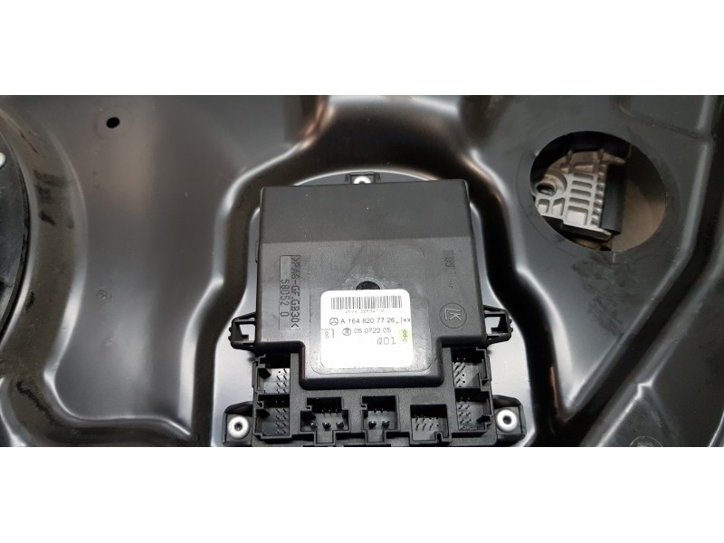 Recambio de elevalunas delantero izquierdo para mercedes clase r (w251) 320 cdi (251.022) referencia OEM IAM A2518200742  