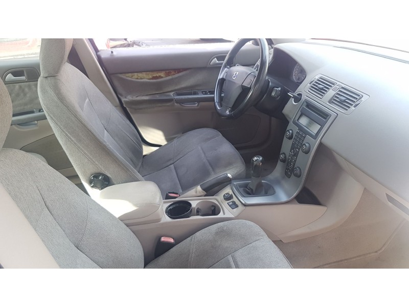 volvo s40 berlina del año 2004