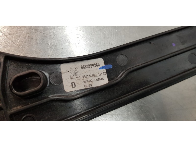 Recambio de elevalunas delantero derecho para peugeot 3008 active referencia OEM IAM 9830389280  