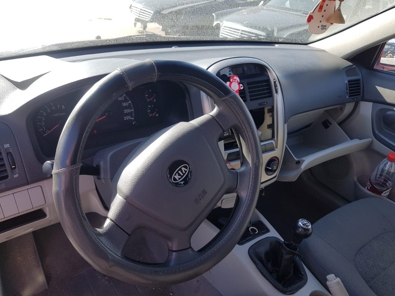 kia cerato del año 2005