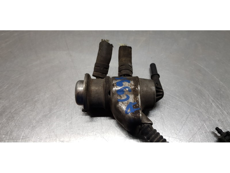 Recambio de inyector para volkswagen crafter kasten (sy) furgón 35 bl ta fwd referencia OEM IAM 2N0131113C 0444025079 