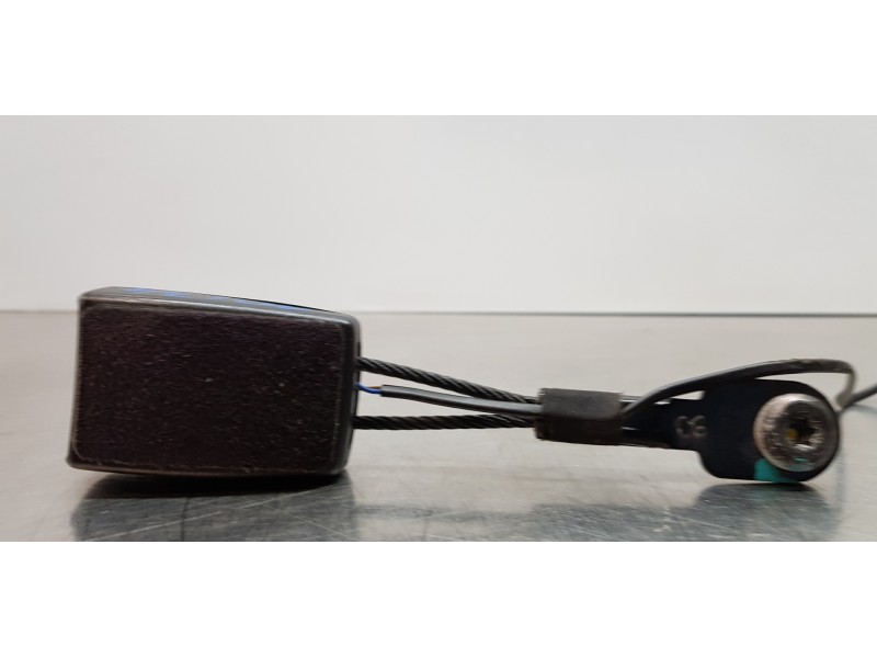 Recambio de enganche del cinturon delantero izq para chevrolet cruze lt referencia OEM IAM 13283064   Recambio de enganche del cinturon delantero izq para chevrolet cruze lt referencia OEM IAM 13283064