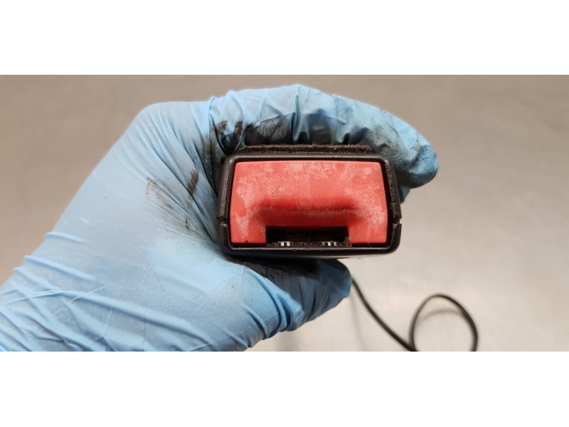 Recambio de enganche del cinturon delantero izq para chevrolet cruze lt referencia OEM IAM 13283064   Recambio de enganche del cinturon delantero izq para chevrolet cruze lt referencia OEM IAM 13283064