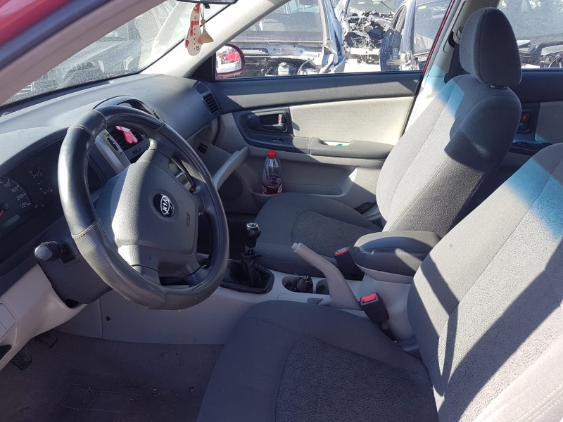 kia cerato del año 2005