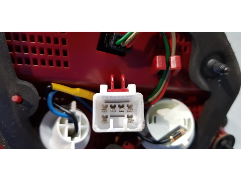 Recambio de piloto trasero derecho interior para kia cee´d attract referencia OEM IAM 92404A2020  