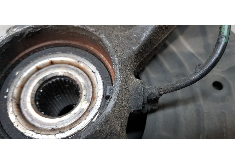 Recambio de mangueta delantera izquierda para mercedes clase r (w251) 320 cdi (251.022) referencia OEM IAM A2513301320  