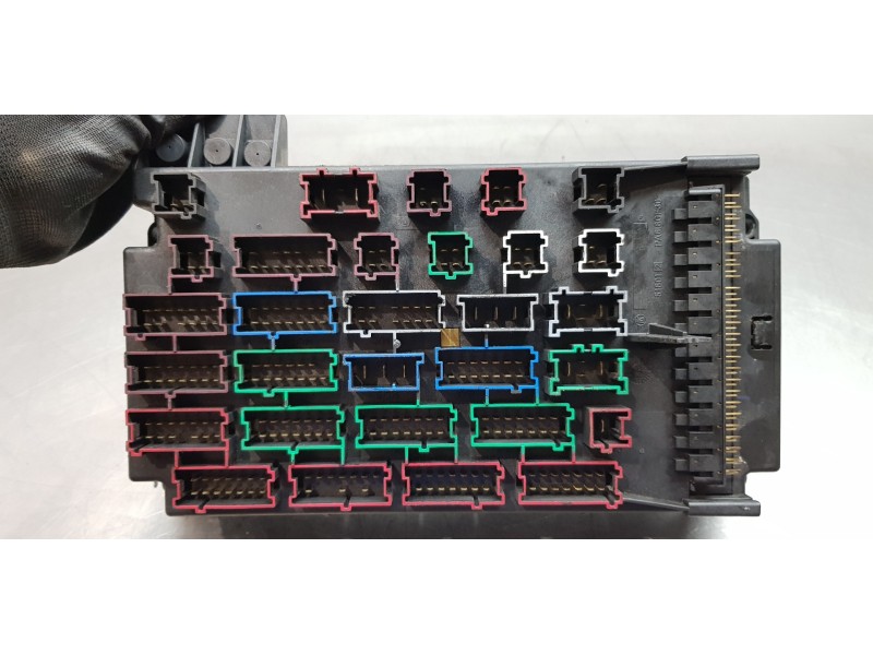 Recambio de caja reles / fusibles para mercedes clase m (w163) 270 cdi (163.113) referencia OEM IAM 1635450205  