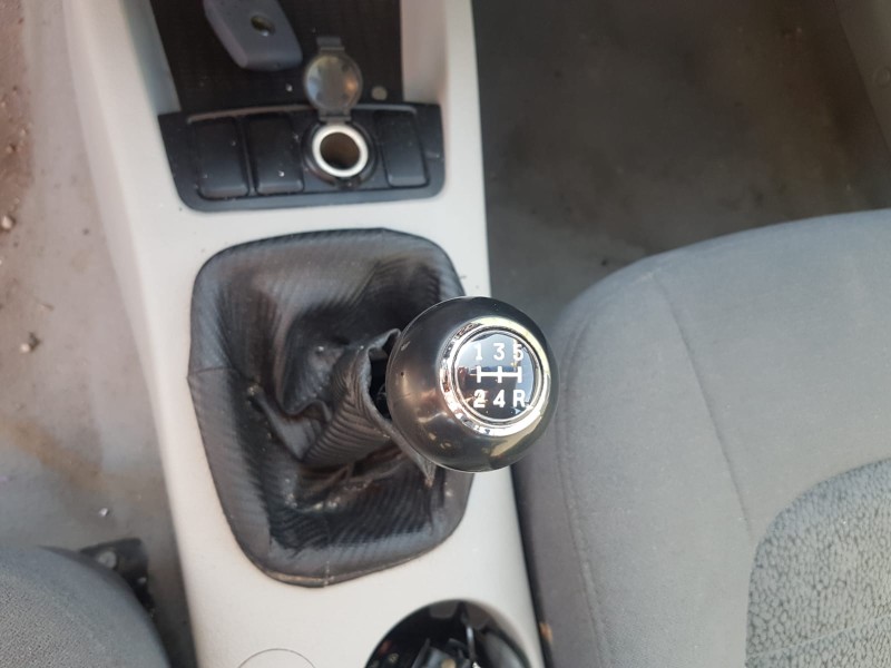 kia cerato del año 2005