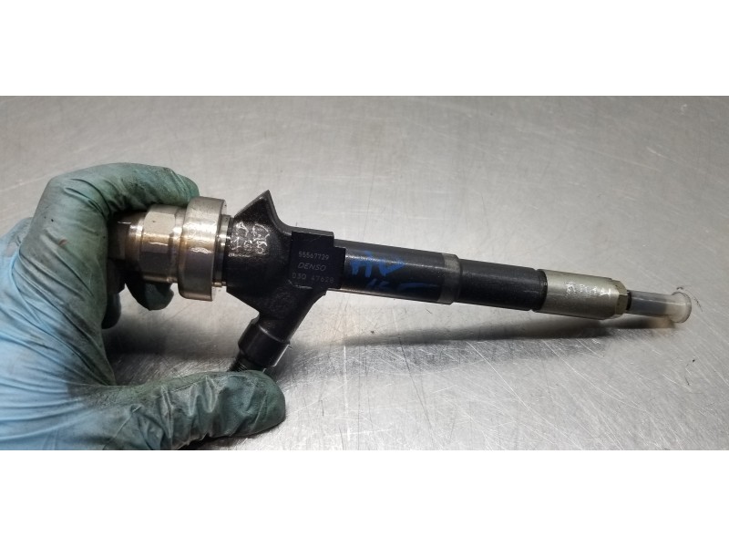 Recambio de inyector para chevrolet cruze lt referencia OEM IAM 55567729  