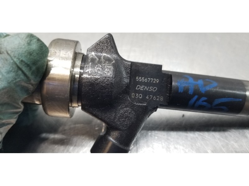 Recambio de inyector para chevrolet cruze lt referencia OEM IAM 55567729  