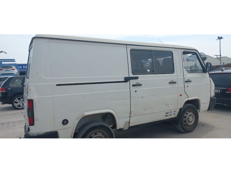 nissan trade 100 del año 1999