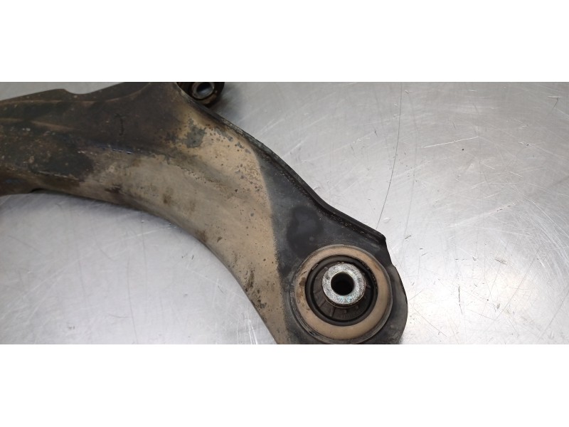 Recambio de brazo suspension inferior delantero derecho para renault clio iv authentique referencia OEM IAM 545049968R  