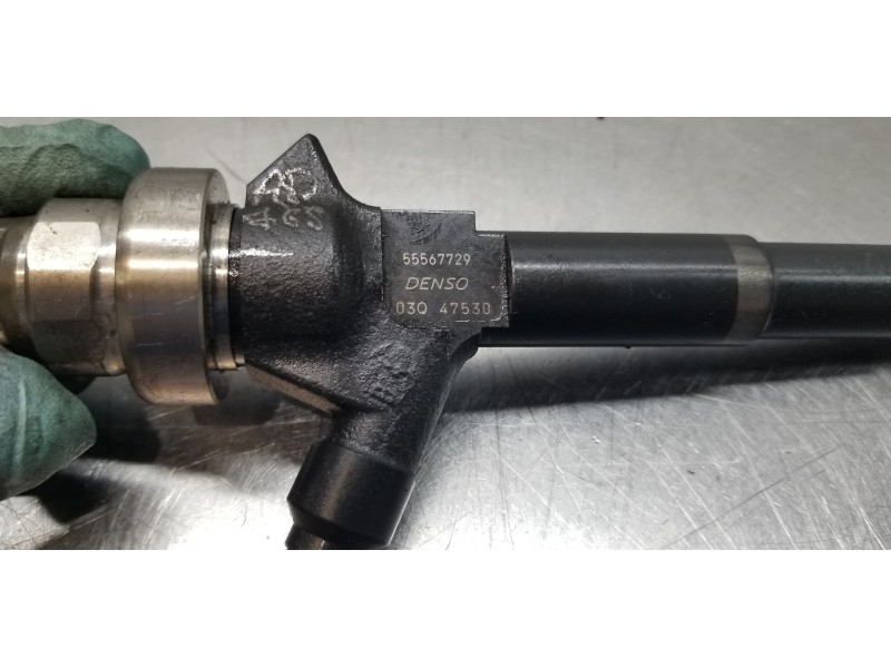 Recambio de inyector para chevrolet cruze lt referencia OEM IAM 55567729  