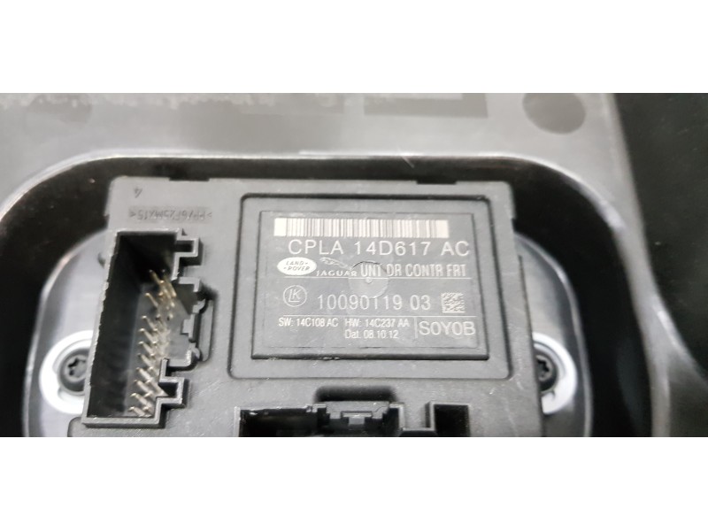Recambio de moldura para land rover range rover vogue referencia OEM IAM LR034281  