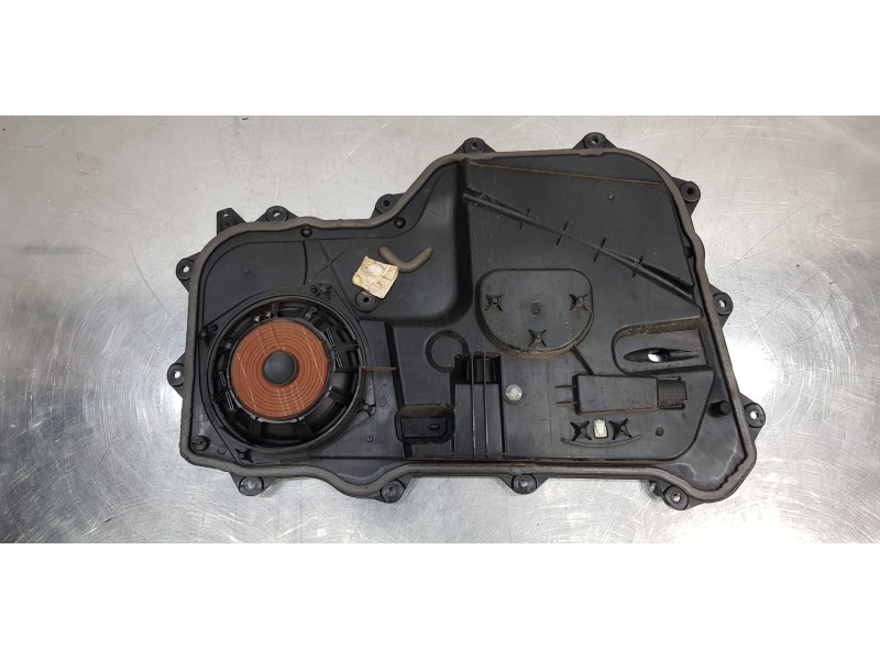 Recambio de moldura para land rover range rover vogue referencia OEM IAM LR034281  