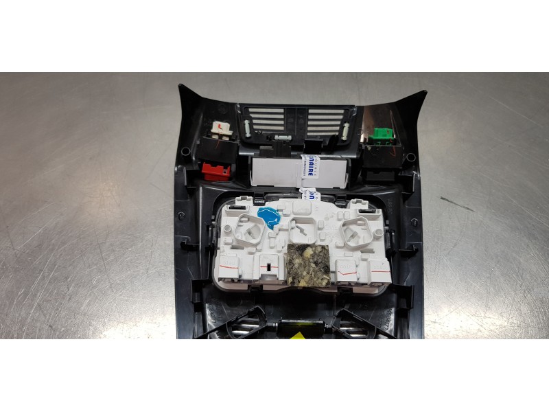 Recambio de luz interior para peugeot 3008 active referencia OEM IAM 96781446ZD 9825946880  Recambio de luz interior para peugeot 3008 active referencia OEM IAM 96781446ZD 9825946880