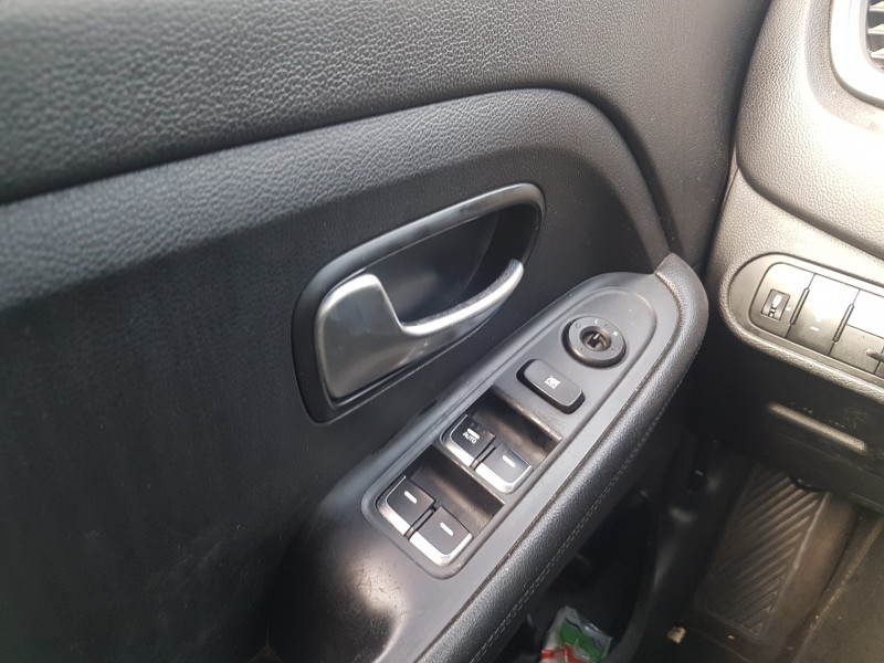 kia carens ( ) del año 2017