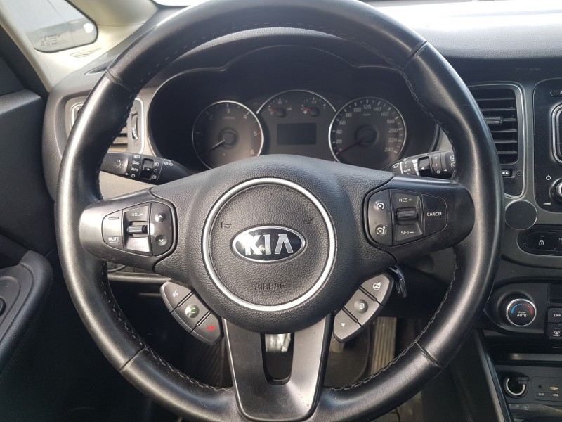 kia carens ( ) del año 2017