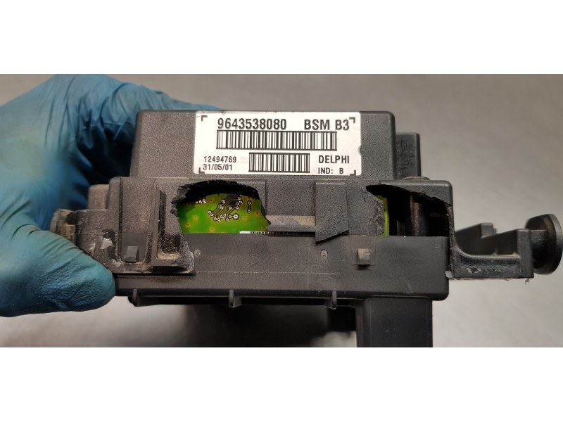 Recambio de caja reles / fusibles para peugeot 307 (s1) xs referencia OEM IAM 9643538080  