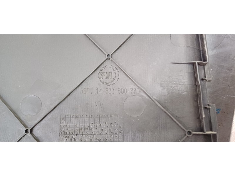 Recambio de guarnecido porton trasero para peugeot 807 st pack referencia OEM IAM 746787 1483360077 