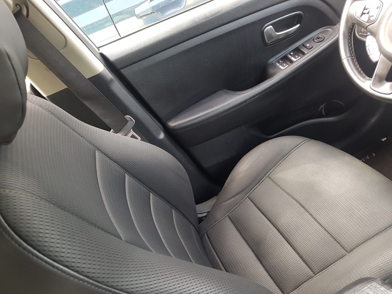 kia carens ( ) del año 2017