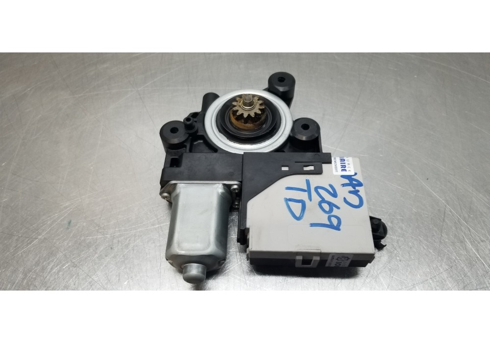 Recambio de motor elevalunas trasero derecho para ford kuga (cbv) titanium referencia OEM IAM 1767048 7M5T14B534CD 7M5T14D218ZC