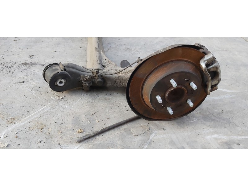 Recambio de puente trasero para kia carens ( ) basic referencia OEM IAM 55100A4560  