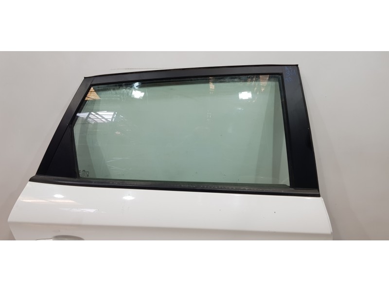Recambio de puerta trasera derecha para kia carens ( ) basic referencia OEM IAM 77004A4000  