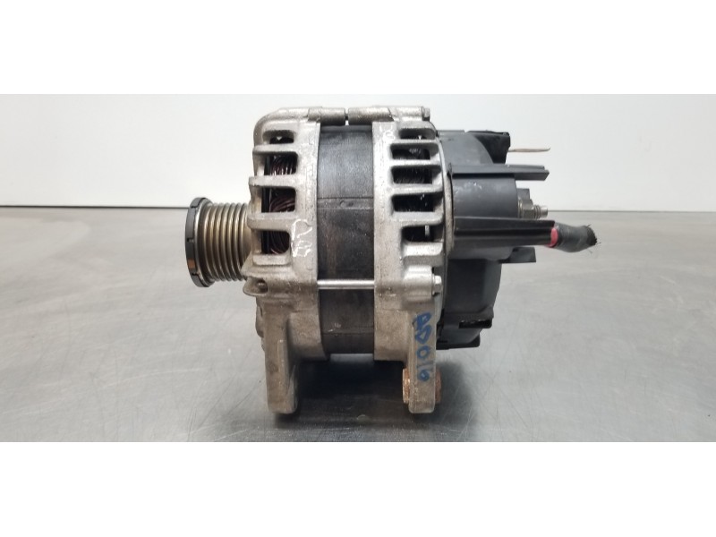 Recambio de alternador para renault scenic iv grand zen referencia OEM IAM 231004742R  