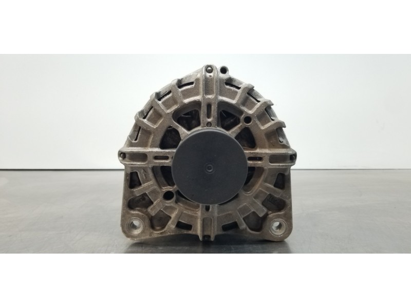 Recambio de alternador para renault scenic iv grand zen referencia OEM IAM 231004742R  