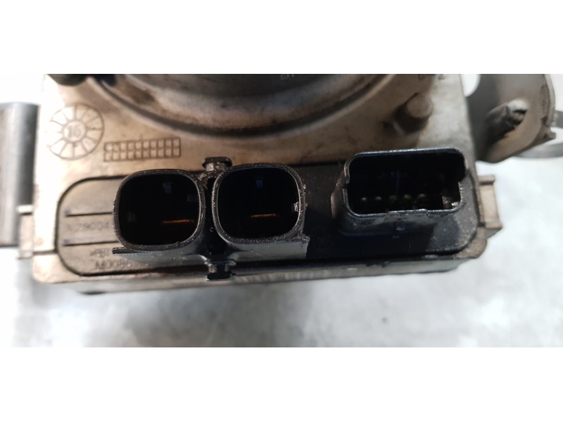 Recambio de bomba direccion para peugeot 5008 allure referencia OEM IAM 9813551980  
