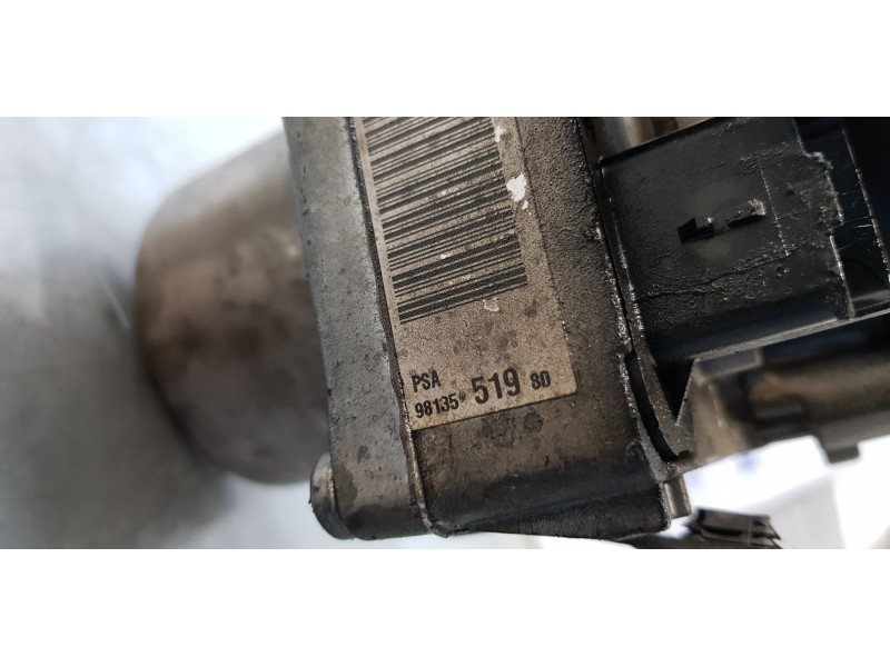 Recambio de bomba direccion para peugeot 5008 allure referencia OEM IAM 9813551980  