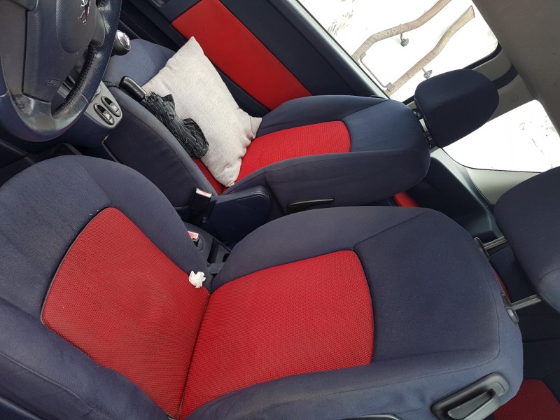 peugeot 1007 del año 2005