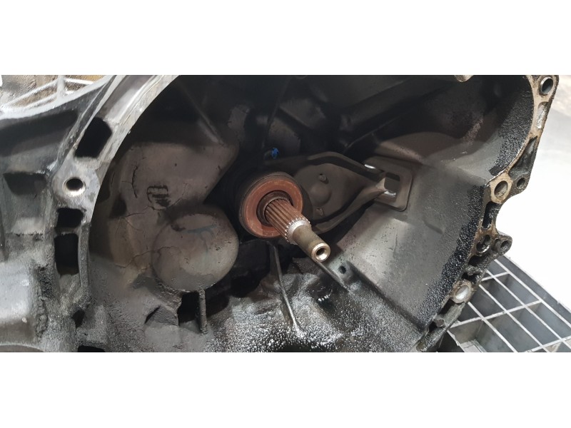 Recambio de caja cambios para peugeot 407 sw st sport referencia OEM IAM 20MB02  