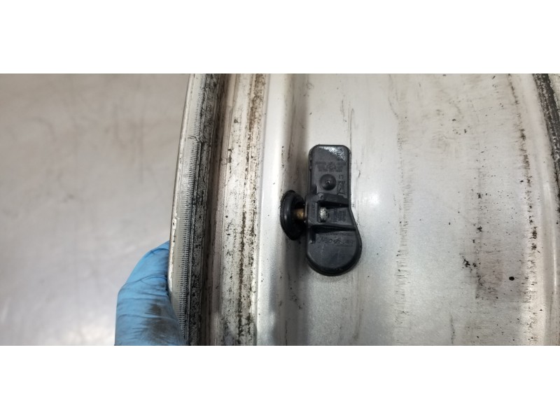 Recambio de llanta para dacia lodgy laureate referencia OEM IAM 403002441R   Recambio de llanta para dacia lodgy laureate referencia OEM IAM 403002441R