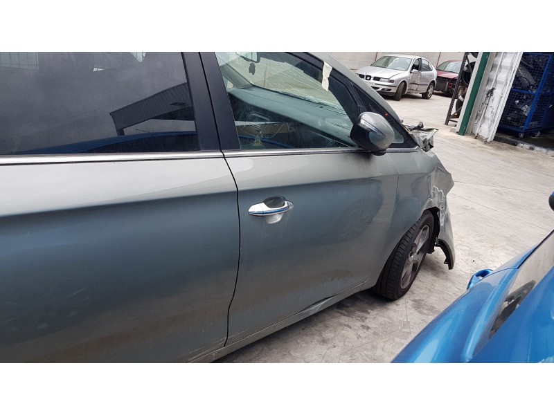 kia carens ( ) del año 2015