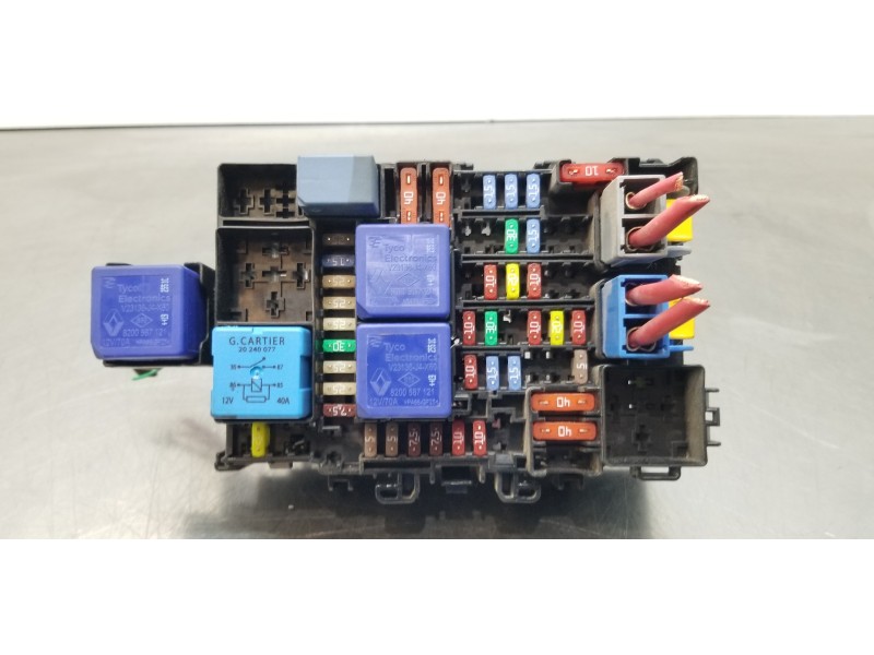 Recambio de caja reles / fusibles para renault scenic iv grand zen referencia OEM IAM 243800453R  