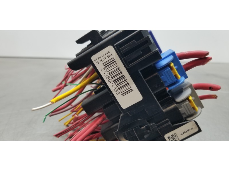 Recambio de caja reles / fusibles para renault scenic iv grand zen referencia OEM IAM 243800453R  