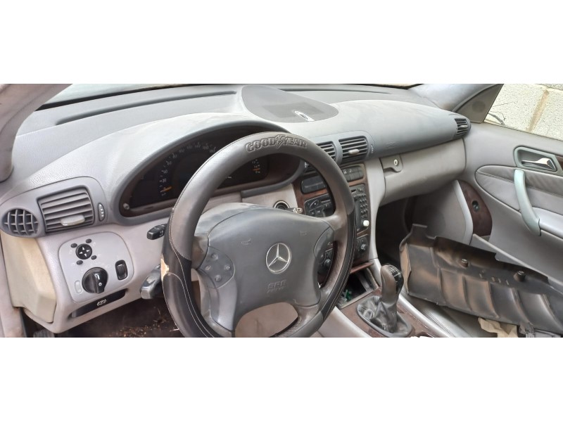 mercedes clase c (w203) berlina del año 2004